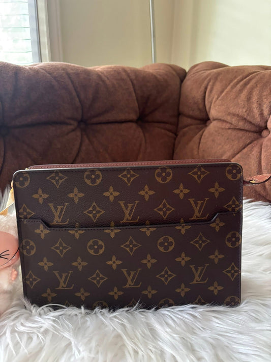 Louis Vuitton Clutch