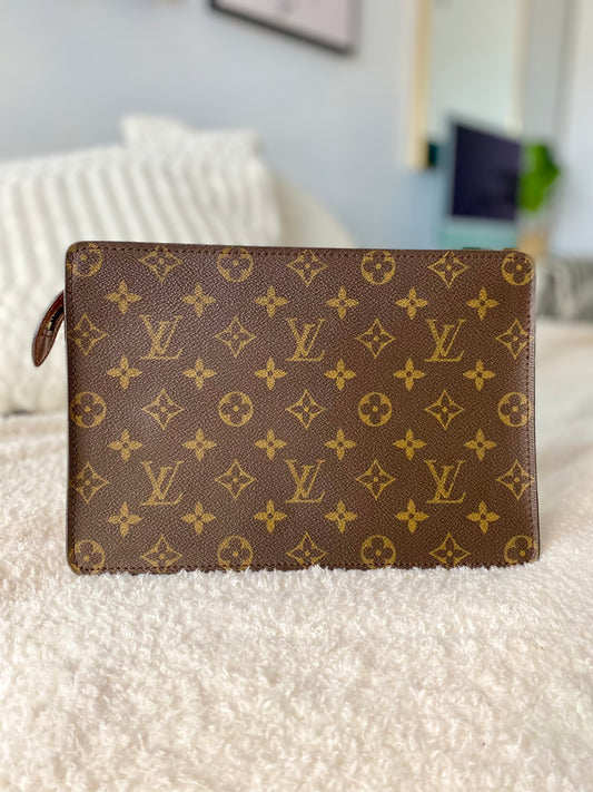 Louis Vuitton Monogram Clutch